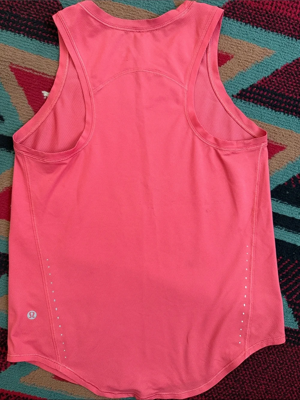 lululemon athletica lightweight sleeveless